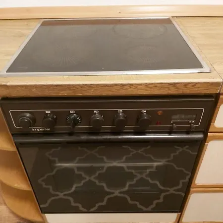 1 Zimmerwohnung Mit Kueche, Balkon Und Badezimmer In Apartmen Düsseldorf