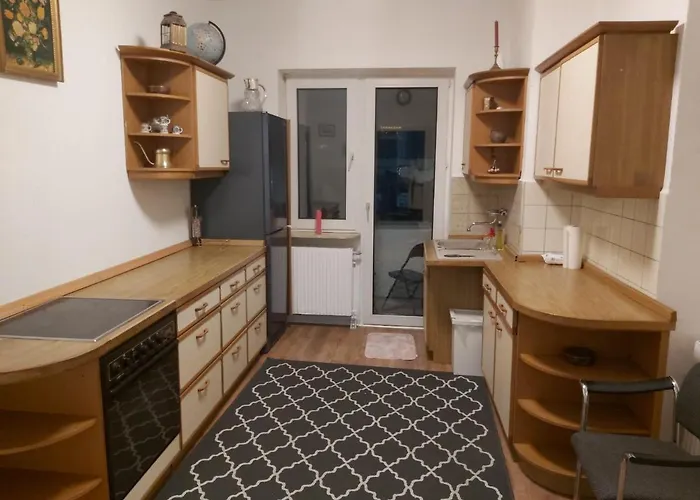 Apartamento 1 Zimmerwohnung Mit Kueche, Balkon Und Badezimmer In Apartmen Düsseldorf