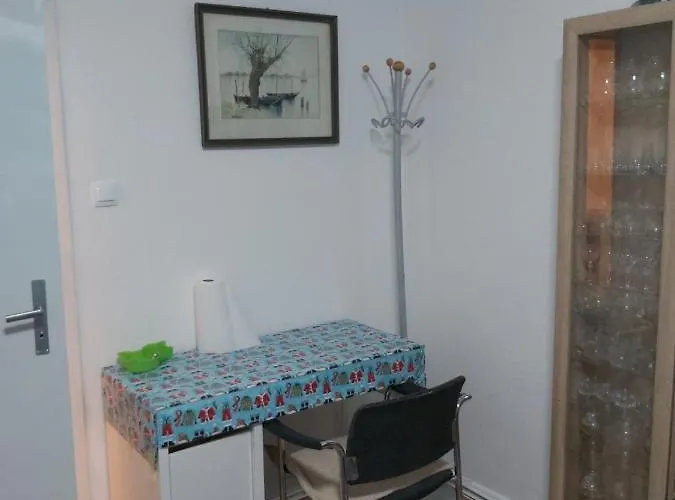 1 Zimmerwohnung Mit Kueche, Balkon Und Badezimmer In Apartmen Apartmán