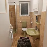 Апартаменты 1 Zimmerwohnung Mit Kueche, Balkon Und Badezimmer In Apartmen Дюссельдорф